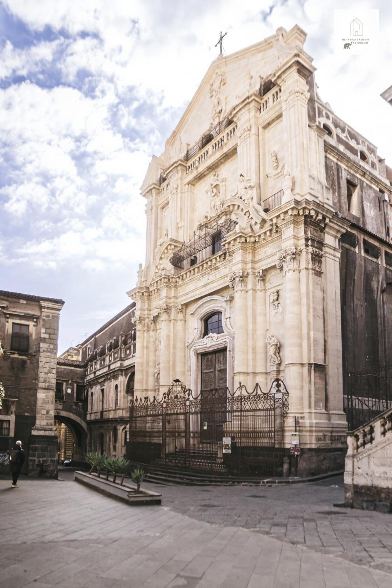 Gli Appartamenti Al Duomo Catania Bagian luar foto